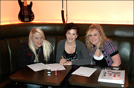 zigs-tryouts-3-girls