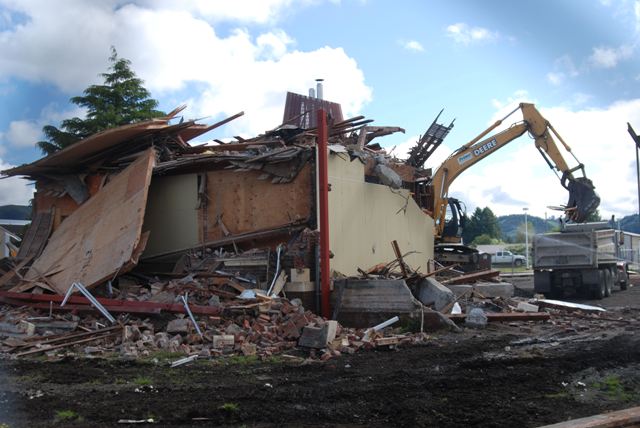 facade tear down 6-20-11 8 web